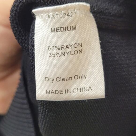 Lumiere Black Sweater Women's Medium - Picture 3 of 4